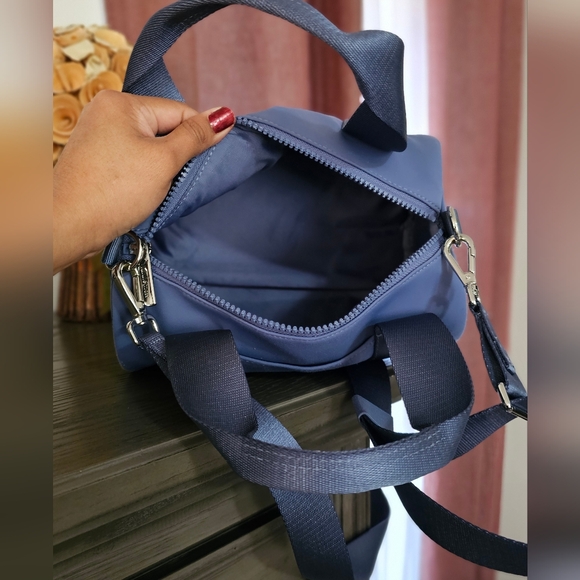 Lululemon Mini Barrel Bag - Picture 9 of 10